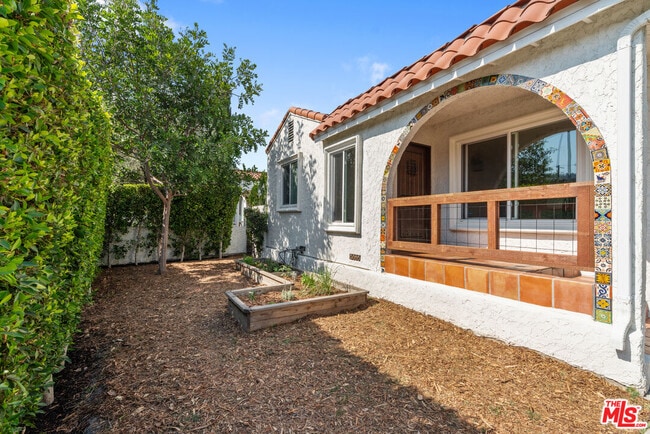 Building Photo - 4031 Edenhurst Ave