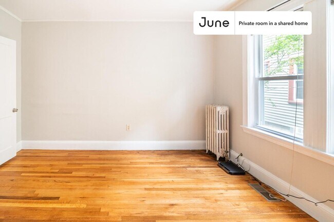 Building Photo - Room in Shared 4 bed/1 bath home