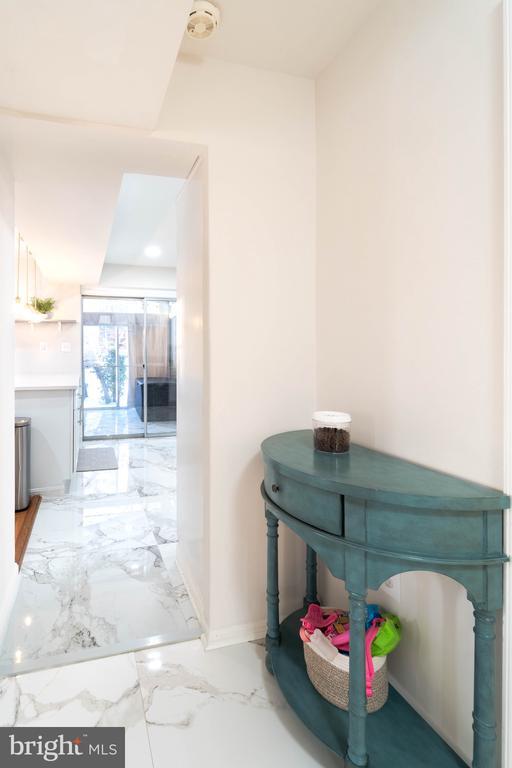 Building Photo - 5105 Spring Rock Ct