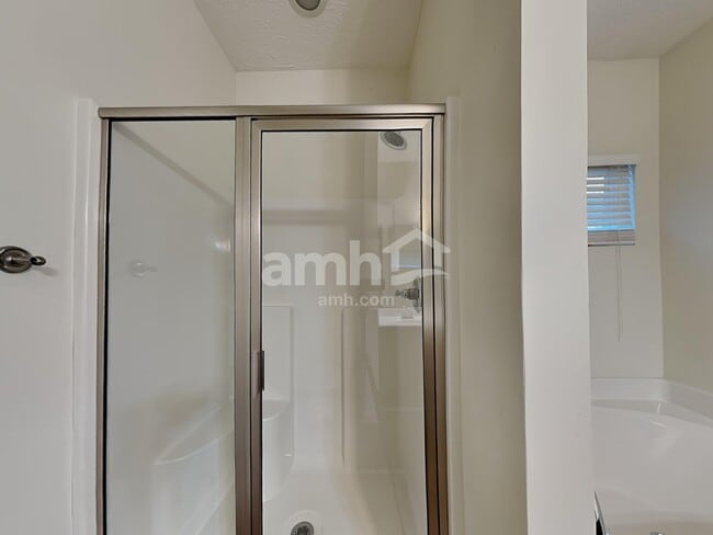 Building Photo - 1409 Napa Pt W