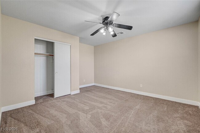 Building Photo - 494 Groft Way