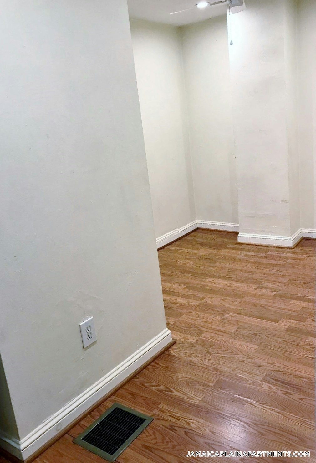 Building Photo - 108 Hyde Park Ave