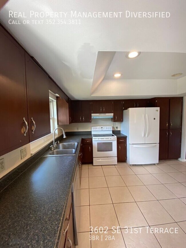 Building Photo - 3602 SE 31st Terrace