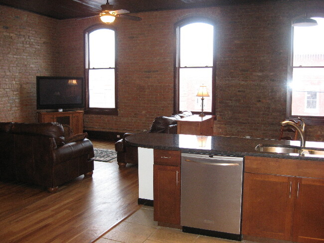 Building Photo - 177 Front St