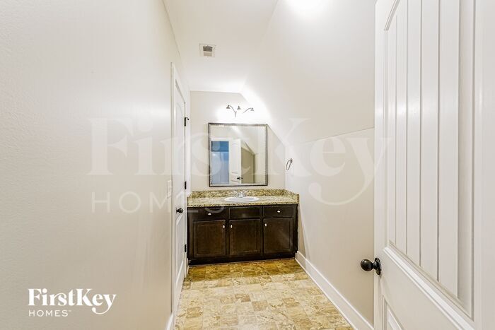 Building Photo - 6366 Cove Ln