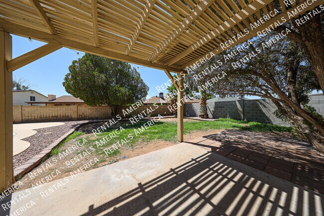 Building Photo - 2636 S Reyes