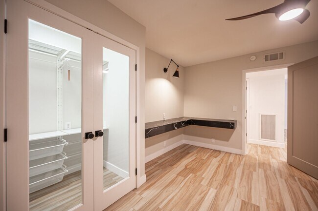 Building Photo - European-inspired Mid-Century Henderson Home!