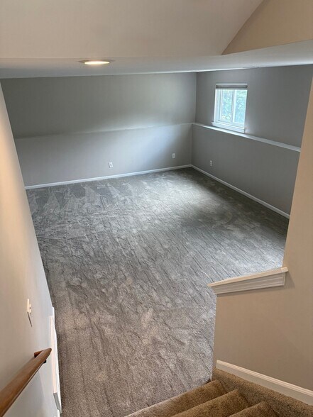 Building Photo - 61407 Dean Dr