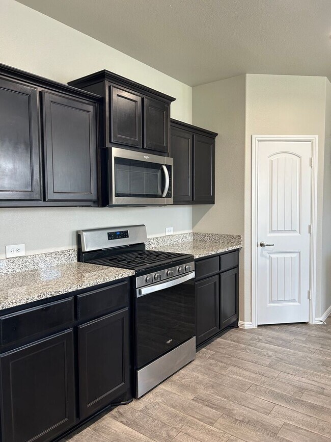 Building Photo - Beautiful Home in Desert Ridge For Lease