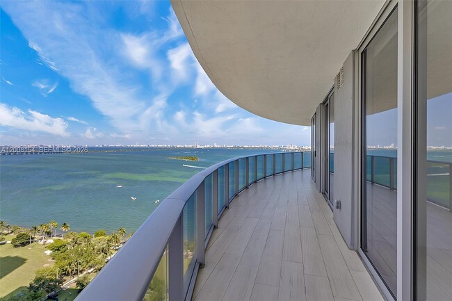 Building Photo - 488 NE 18th St