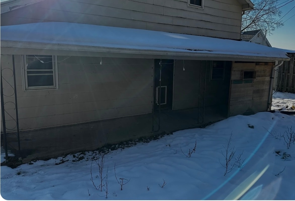 Building Photo - 529 E Wood St