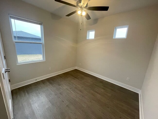 Building Photo - Nearly New 3 Bed 2 Bath Home in Goddard Schools – Trails End