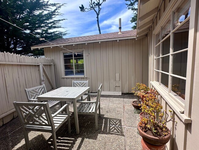 Building Photo - Idyllic Fully Furnished Cottage in Asilomar Dunes Available Monthly