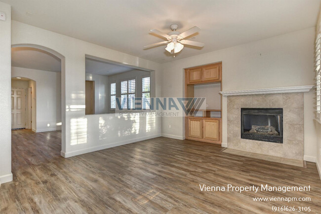 Building Photo - 1003 Ferry Cir