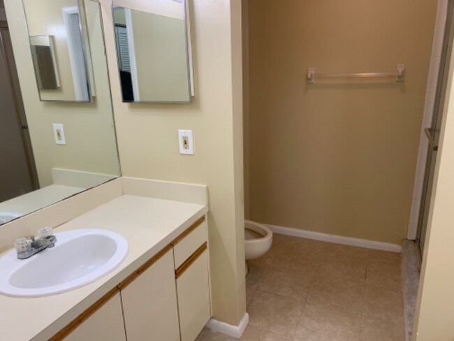 Building Photo - 6531 SE Federal Hwy