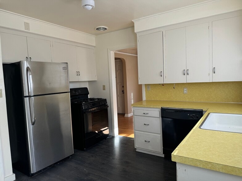 Building Photo - 7405 NE Prescott St