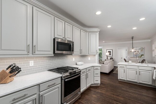 Building Photo - 2537 Oglethorpe Cir NE