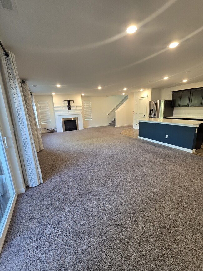 Building Photo - 903 Vine Maple Dr SE