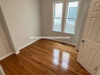 Building Photo - 435 Chelsea St