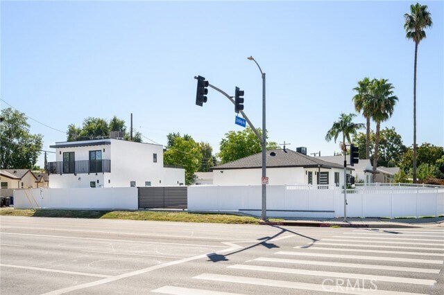 Building Photo - 18060 Oxnard St