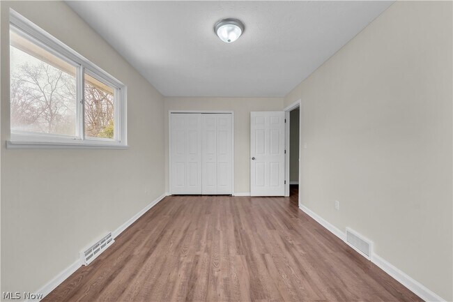 Building Photo - 5498 Broad Blvd