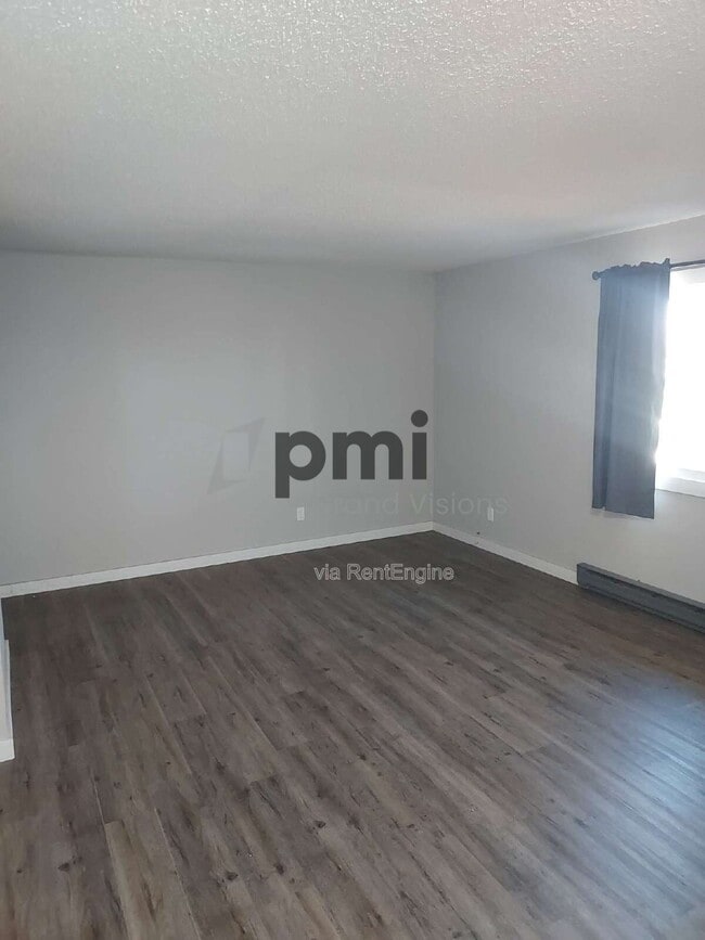 Building Photo - 465 E Main St