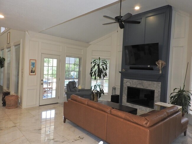 Building Photo - 2319 Amber Springs Dr