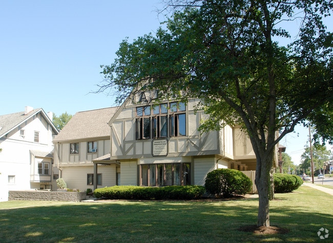Building Photo - 240 E 15th Ave