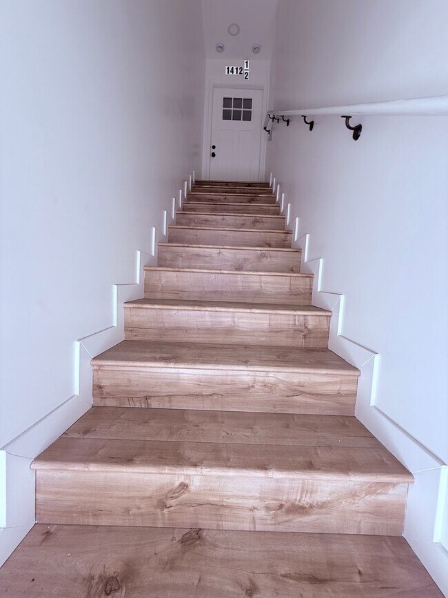 Building Photo - 1414-1412 N Hazard Ave