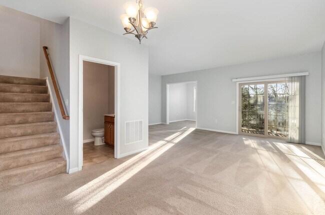 Building Photo - *UPCOMING* 3 Bedroom 2.5 Bath Town-Home Lo...