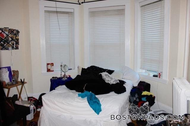 Building Photo - 463 Park Dr