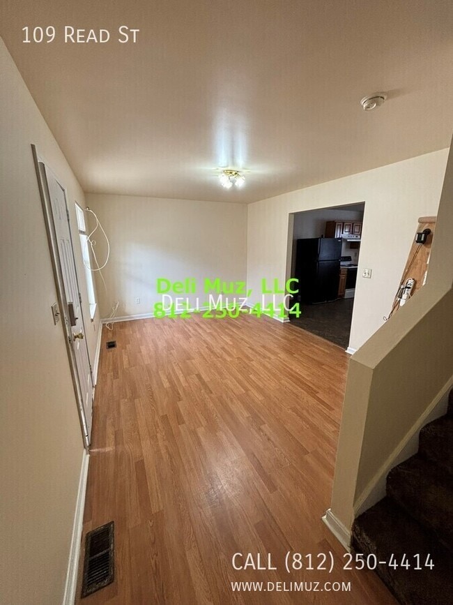 Building Photo - 109 Read St