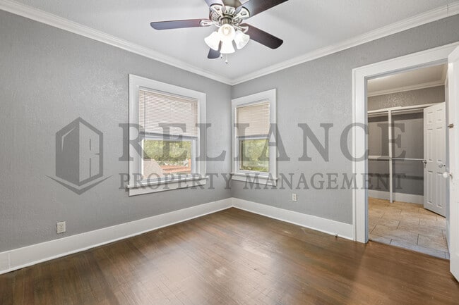 Building Photo - 332 N Rutan St