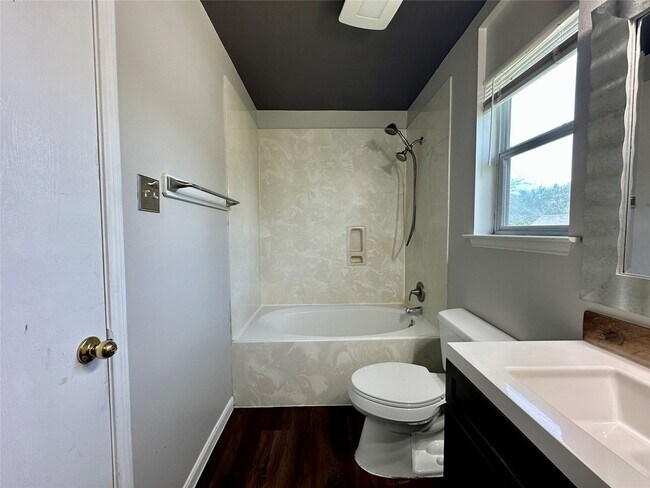 Building Photo - 8607 Heather Bluff Ct