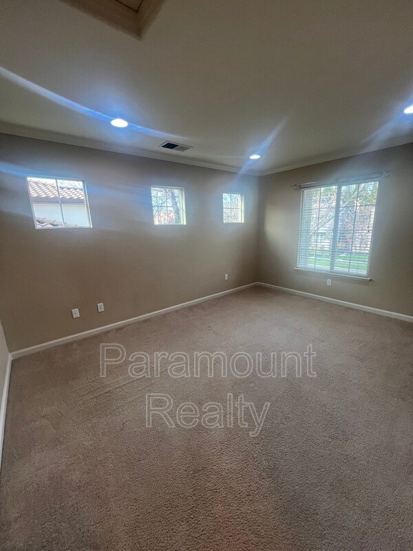 Building Photo - 5608 N Dublin Ranch Dr