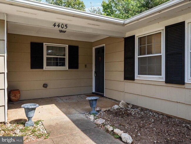 Building Photo - 4405 Manor Hall Ln