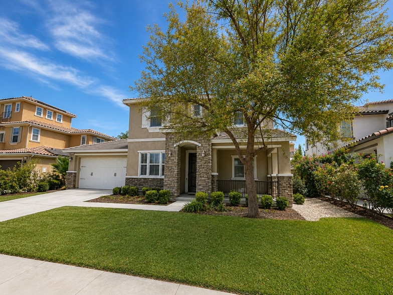 Building Photo - 46338 Durango Dr