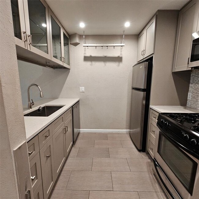 Building Photo - 7801 Shoal Creek Blvd