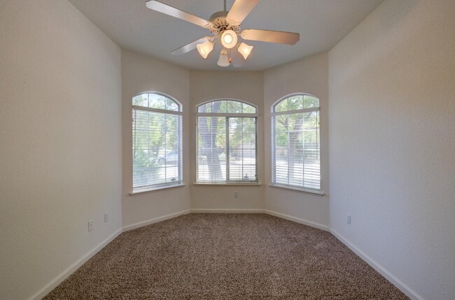 Building Photo - 9326 N Jade Ave