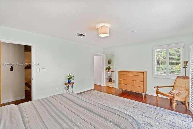Building Photo - 6630 SW 102nd St