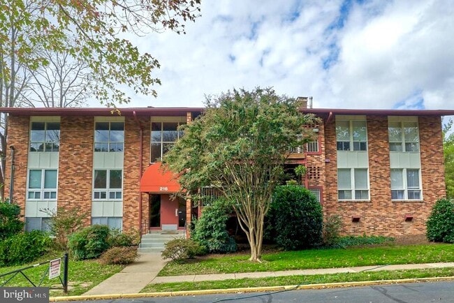 Building Photo - 216 Park Terrace Ct SE