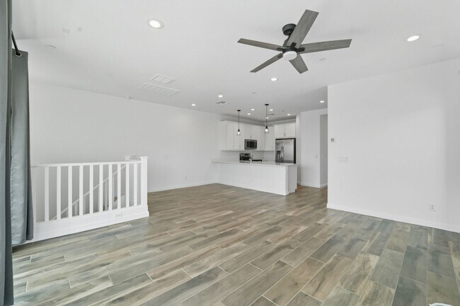 Building Photo - Like Brand New Luxurious Modern 3 Bedroom 2 Bath Townhome in Warner Meadow – Rare Rental Opportun...