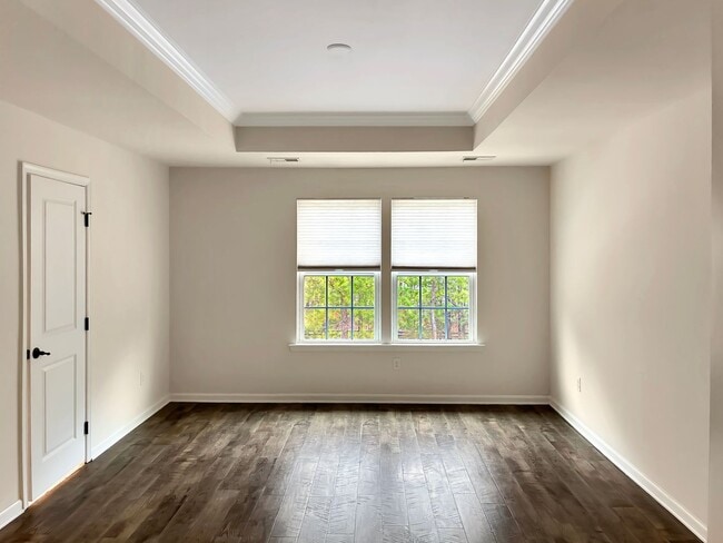 Building Photo - Modern and Luxurious 3 Bed/2.5 Bath in Atlee