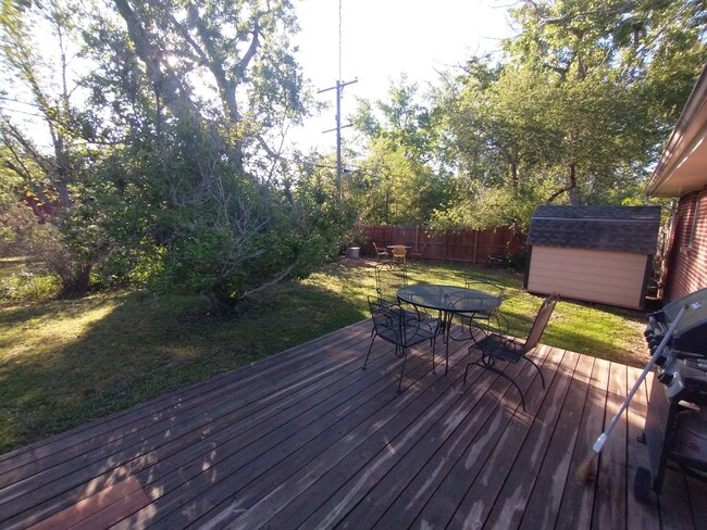 Building Photo - Updated, 3B/1B Martin Acres Ranch Availabl...