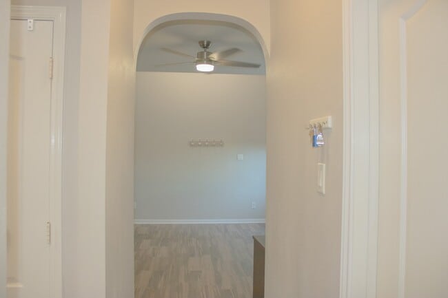 Building Photo - 29607 Legends Green Dr