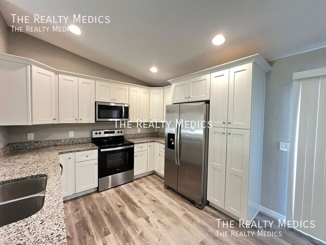 Building Photo - 405 Malauka Loop