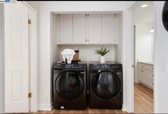 Building Photo - 725 Old Creek Rd