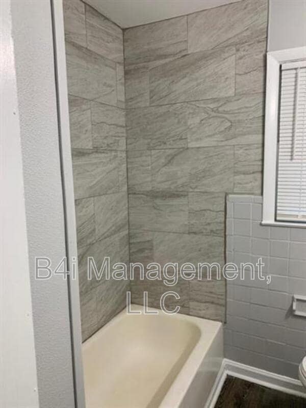Building Photo - 4807 Gardiner Dr