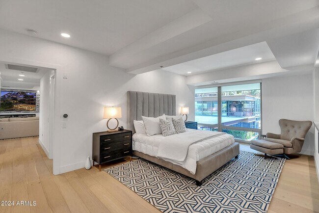 Building Photo - 7117 E Rancho Vista Dr