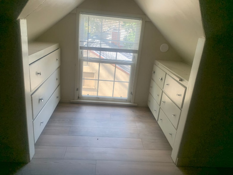 Building Photo - 732 Chestnut St